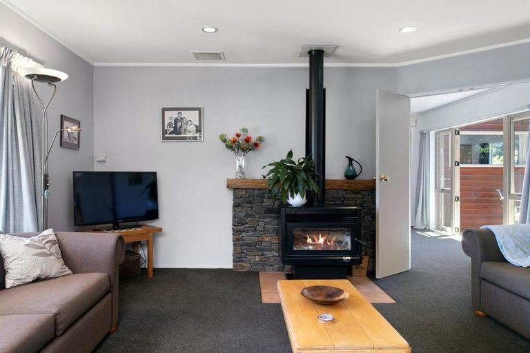 Photo of property in 10 Golders Place, Richmond Heights, Taupo, 3330