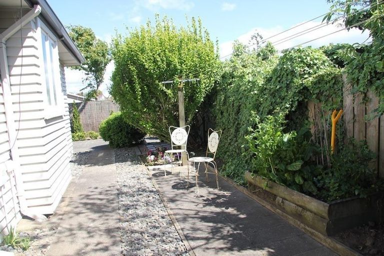 Photo of property in 2 Ferndown Close, Brookfield, Tauranga, 3110