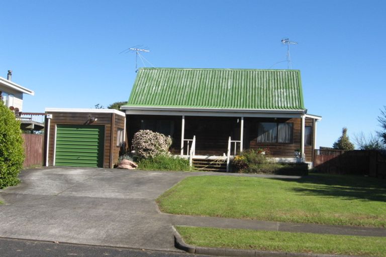 Photo of property in 18 Seaward Place, Wattle Downs, Auckland, 2103