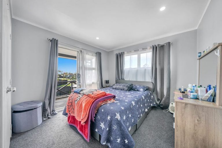 Photo of property in 7 Frobisher Way, Clendon Park, Auckland, 2103