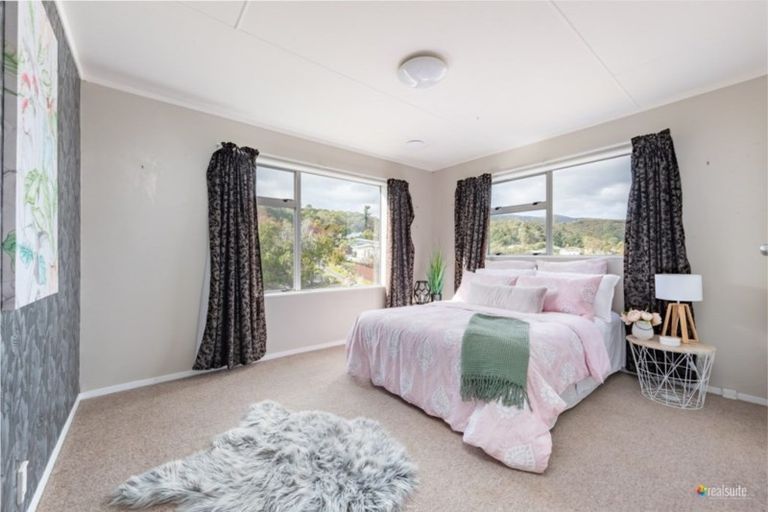 Photo of property in 118 Norana Road, Timberlea, Upper Hutt, 5018