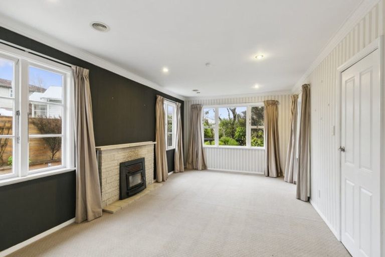 Photo of property in 54 Collins Avenue, Tawa, Wellington, 5028