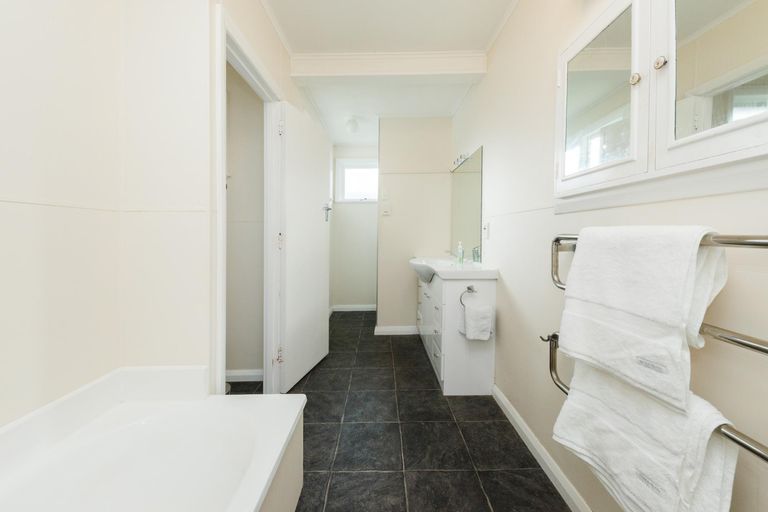 Photo of property in 109 Waterloo Crescent, Hokowhitu, Palmerston North, 4410
