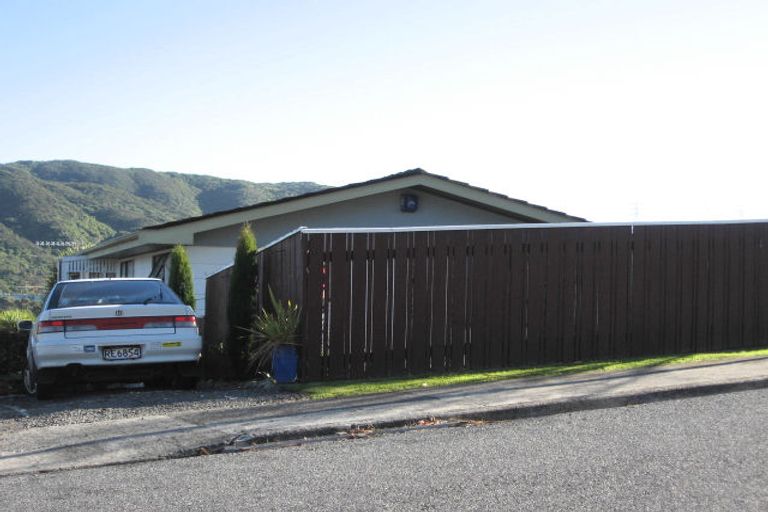 Photo of property in 35 Kingsley Street, Stokes Valley, Lower Hutt, 5019