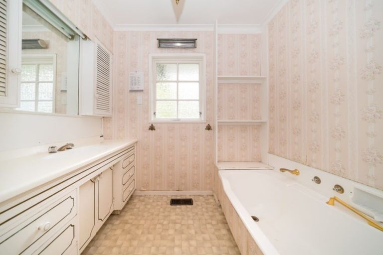 Photo of property in 102 Long Melford Road, Awapuni, Palmerston North, 4412