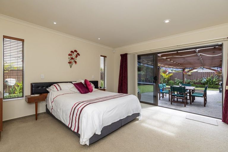 Photo of property in 196 Milne Drive, Paraparaumu, 5032