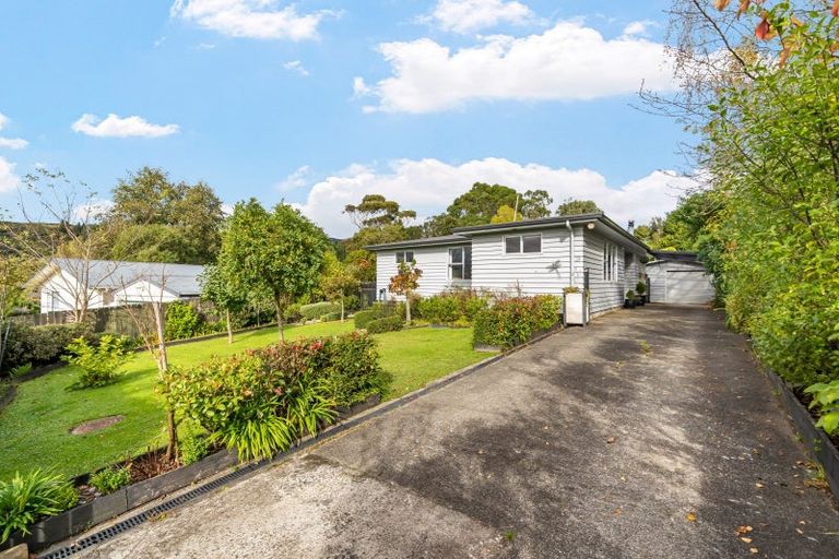 Photo of property in 3 Aniseed Grove, Timberlea, Upper Hutt, 5018