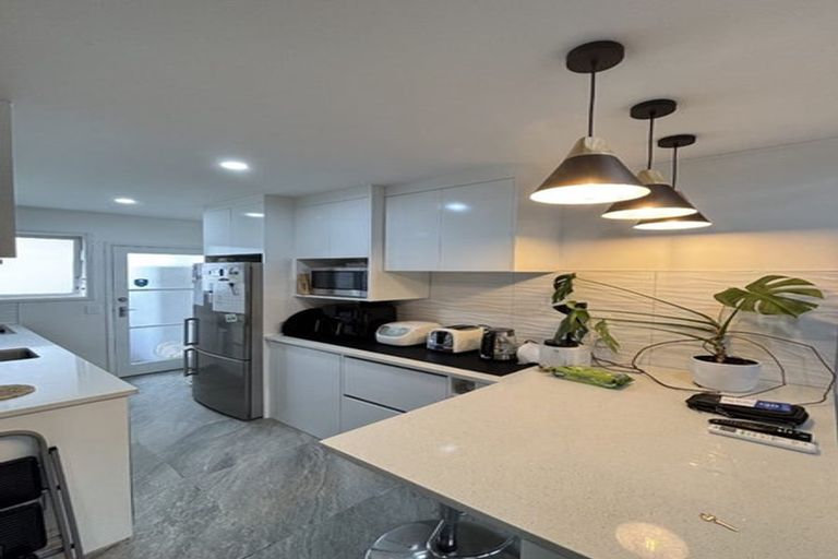 Photo of property in 3/35 Brixton Road, Mount Eden, Auckland, 1024