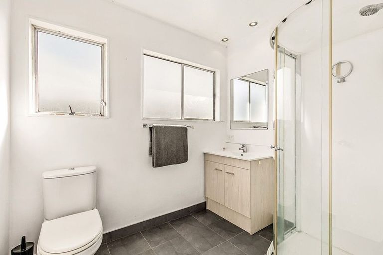Photo of property in 1/60 Simon Ellice Drive, Bayview, Auckland, 0629