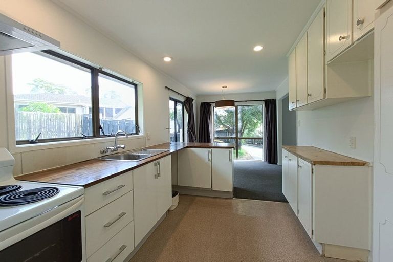 Photo of property in 14 Palmetto Place, Goodwood Heights, Auckland, 2105