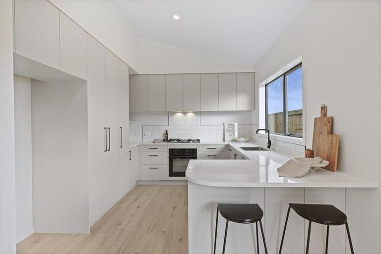 Photo of property in 22 Oneone Street, Cambridge, 3493