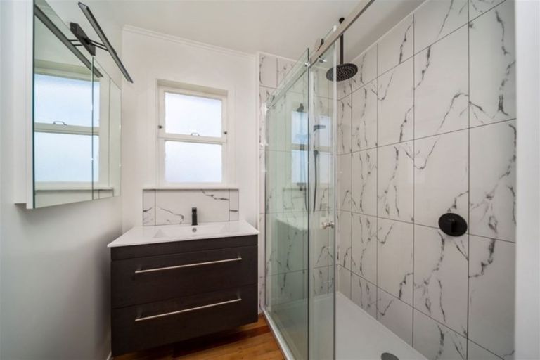 Photo of property in 5 Murray Avenue, Hawera, 4610