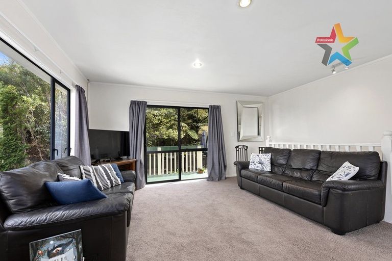 Photo of property in 59 Pokohiwi Road, Normandale, Lower Hutt, 5010