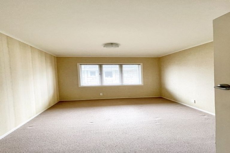 Photo of property in 13 Edwards Avenue, Henderson, Auckland, 0610