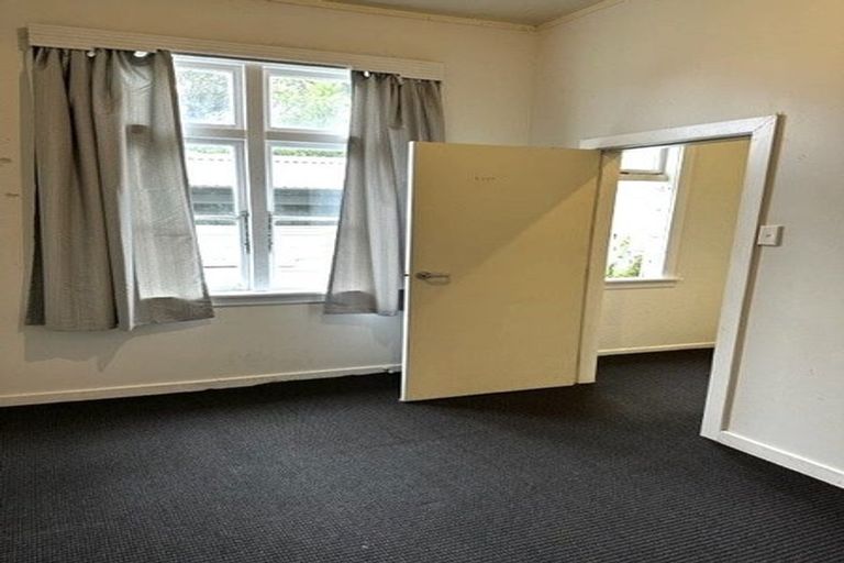 Photo of property in 9b Hadfield Terrace, Kelburn, Wellington, 6012