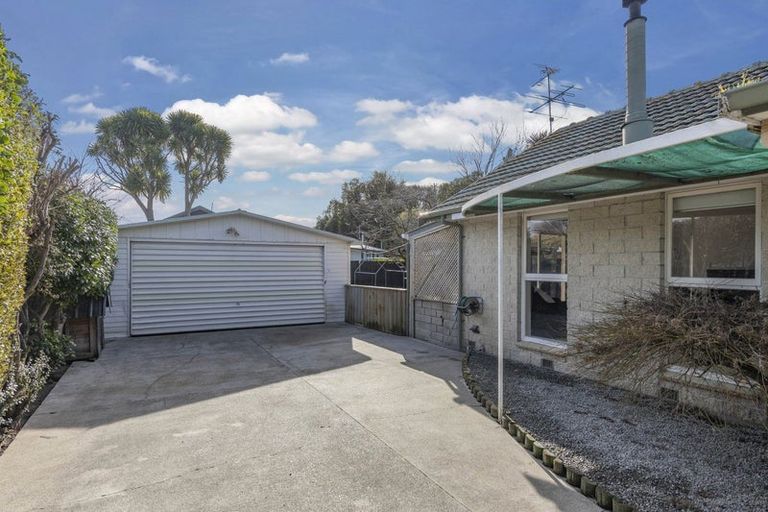 Photo of property in 24 Woodend Road, Woodend, 7610