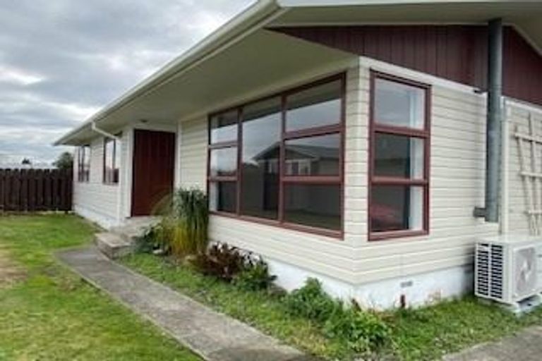 Photo of property in 13 Katherine Place, Melville, Hamilton, 3206