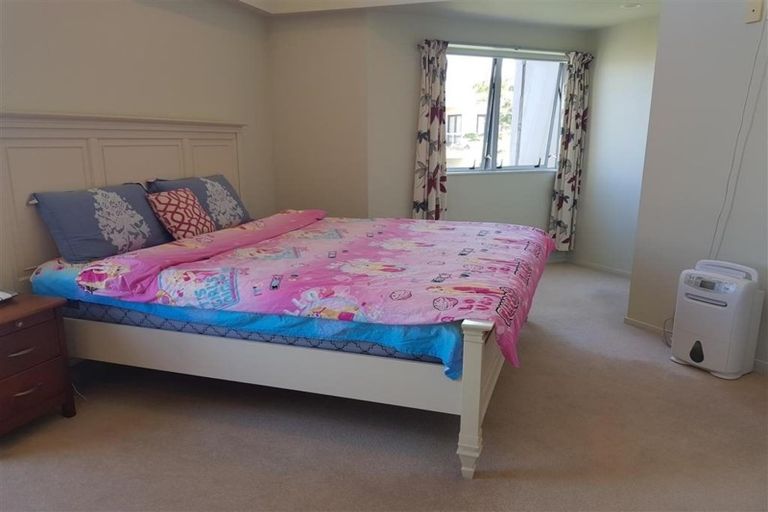 Photo of property in 3/1 Gracechurch Drive, Flat Bush, Auckland, 2016