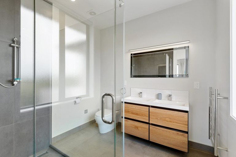 Photo of property in 30 Whitcombe Place, Darfield, 7571