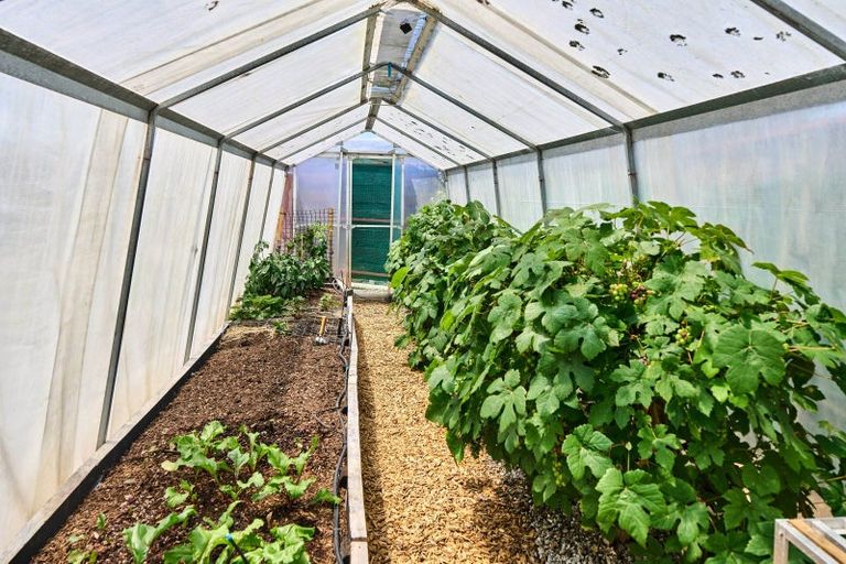 Photo of property in 22 Reese Jones Grove, Maungaraki, Lower Hutt, 5010