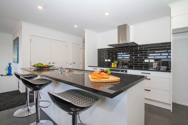 Photo of property in 22 Nellie Drive, Kumeu, 0810