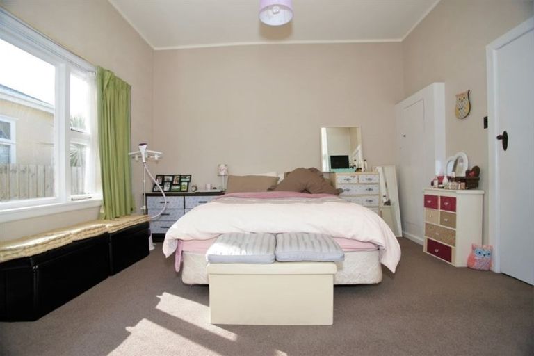 Photo of property in 2/13 Sullivan Avenue, Mangere Bridge, Auckland, 2022