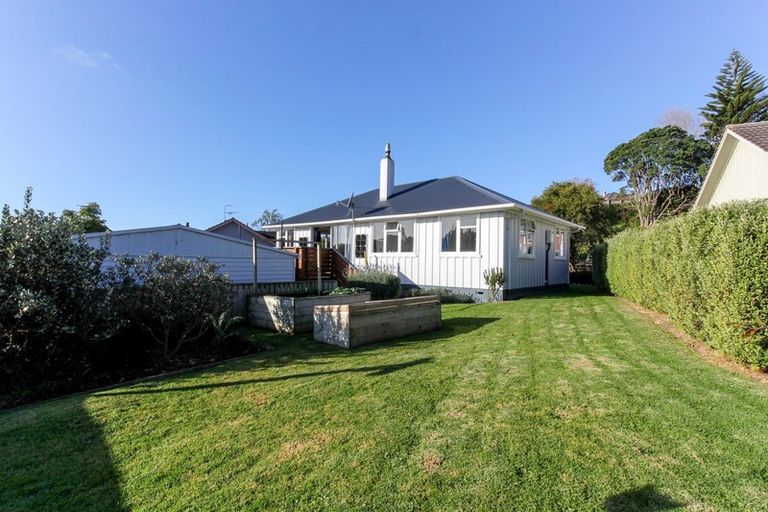 Photo of property in 12 Marton Place, Marfell, New Plymouth, 4310