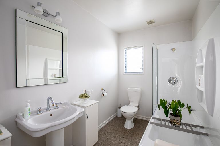 Photo of property in 6 Albert Drive, Clyde, 9330