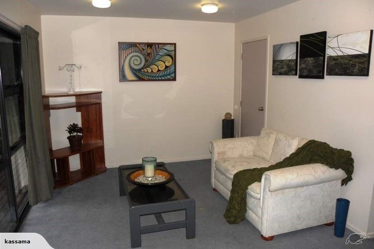 Photo of property in 6/3 The Avenue, Albany, Auckland, 0632