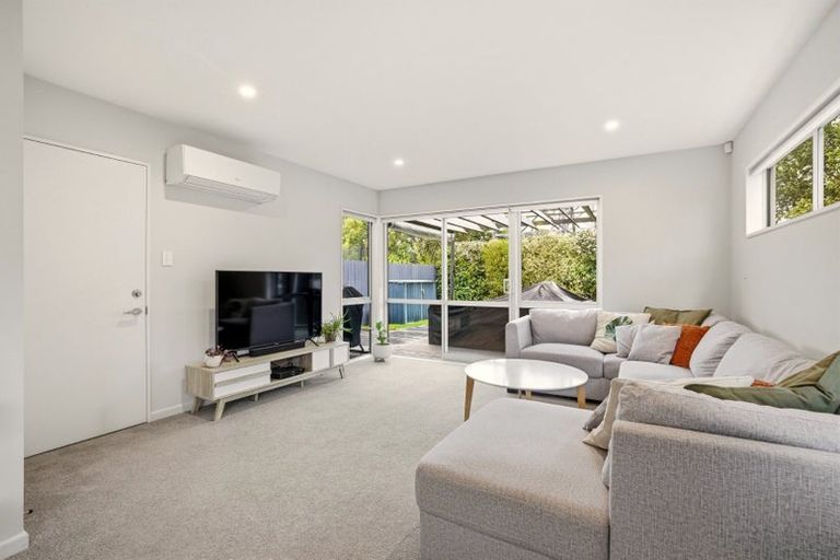 Photo of property in 12 Menin Gate Crescent, Broomfield, Christchurch, 8042