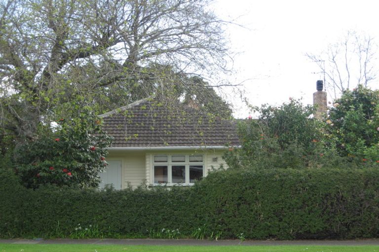 Photo of property in 118 Govett Avenue, Frankleigh Park, New Plymouth, 4310