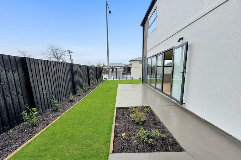 Photo of property in 1/117 Hills Road, Edgeware, Christchurch, 8013