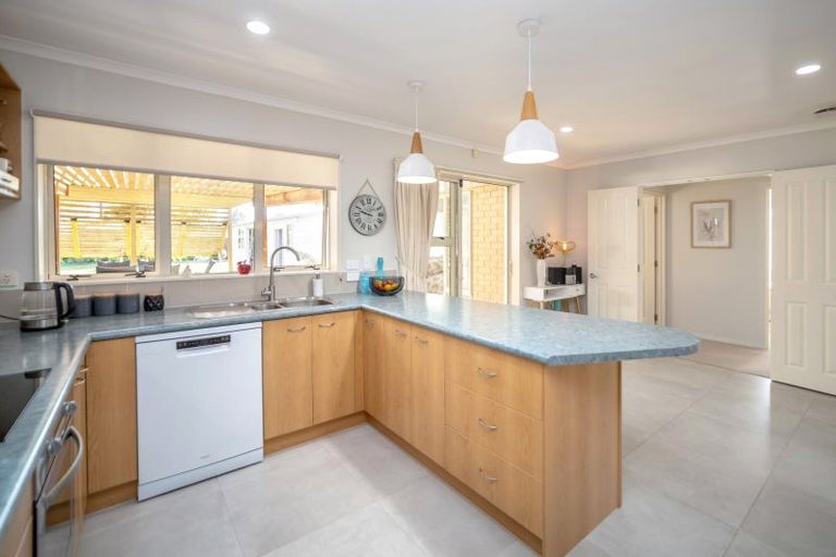 Photo of property in 20 Philip Street, Carterton, 5713