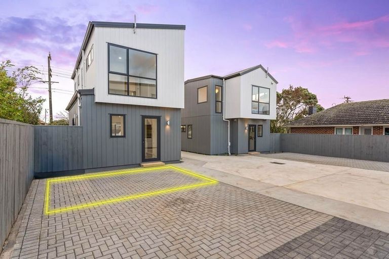 Photo of property in 1/113 Flanshaw Road, Te Atatu South, Auckland, 0610