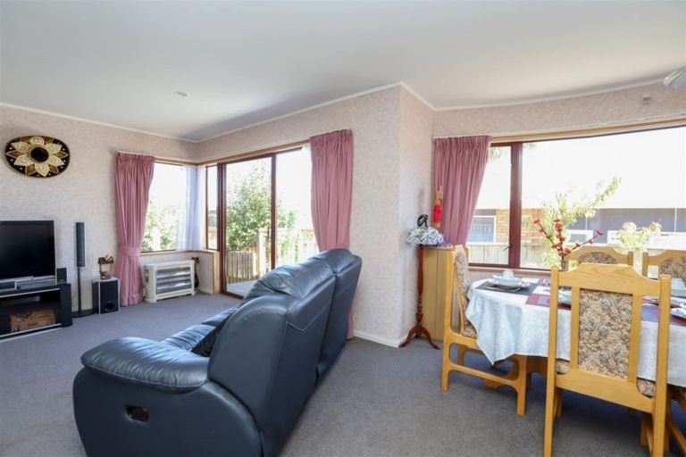 Photo of property in 12 Parkview Avenue, Western Heights, Hamilton, 3200