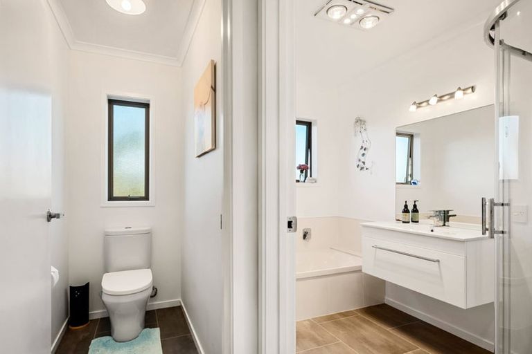 Photo of property in 2 Nopera Road, Waiiti, Urenui, 4377