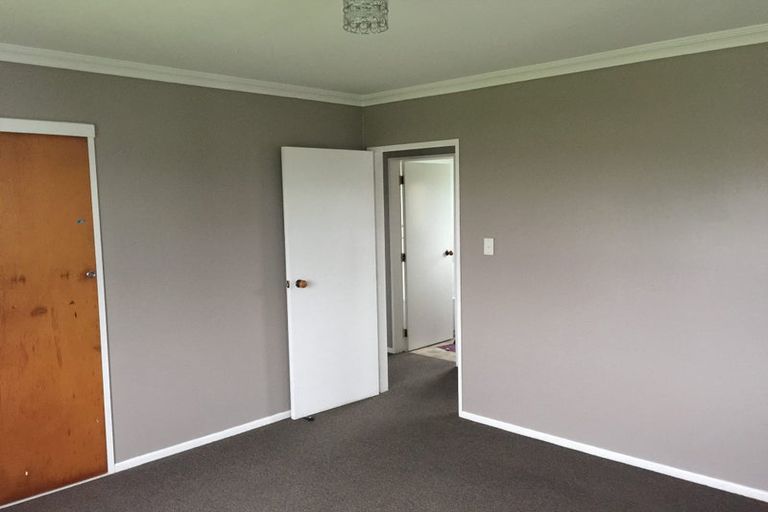 Photo of property in 16 Heather Street, Levin, 5510