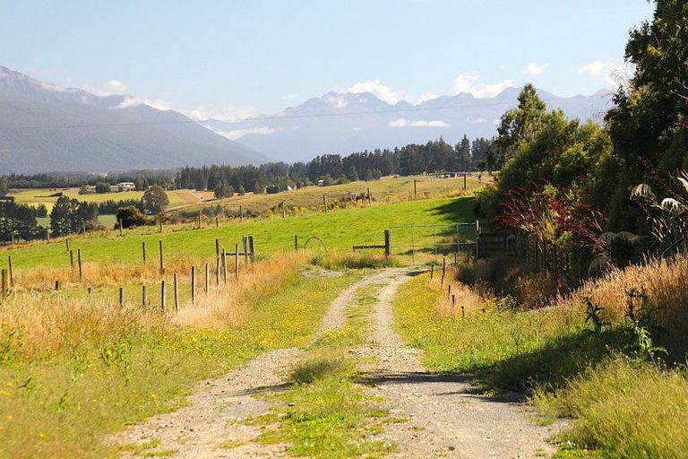 Photo of property in 65 Ridgedale Road, 9672