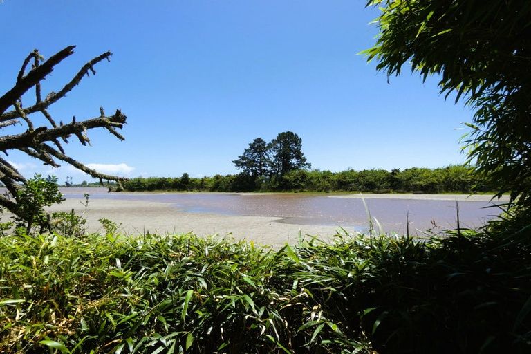 Photo of property in 72 Snodgrass Road, Westport, 7892