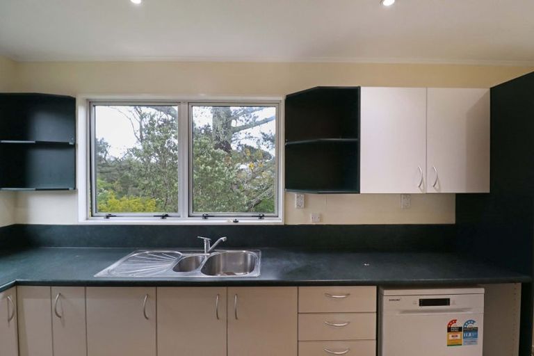 Photo of property in 11a Colchester Crescent, Newlands, Wellington, 6037