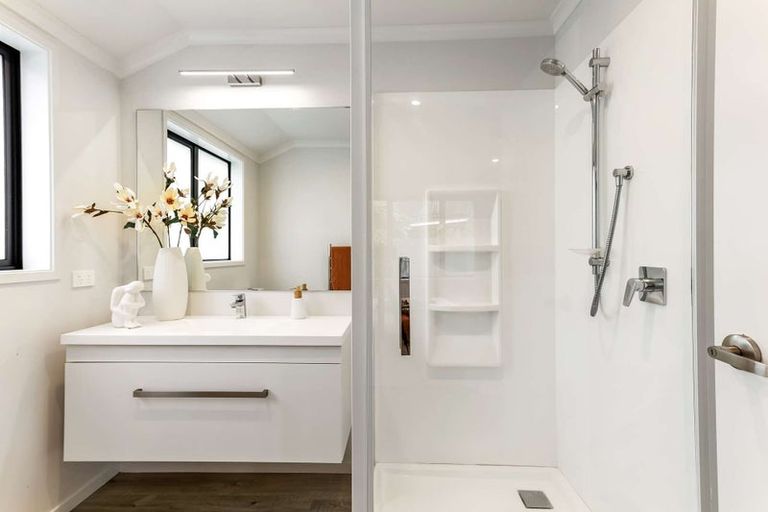 Photo of property in 110 Kupe Drive, Whitianga, 3510