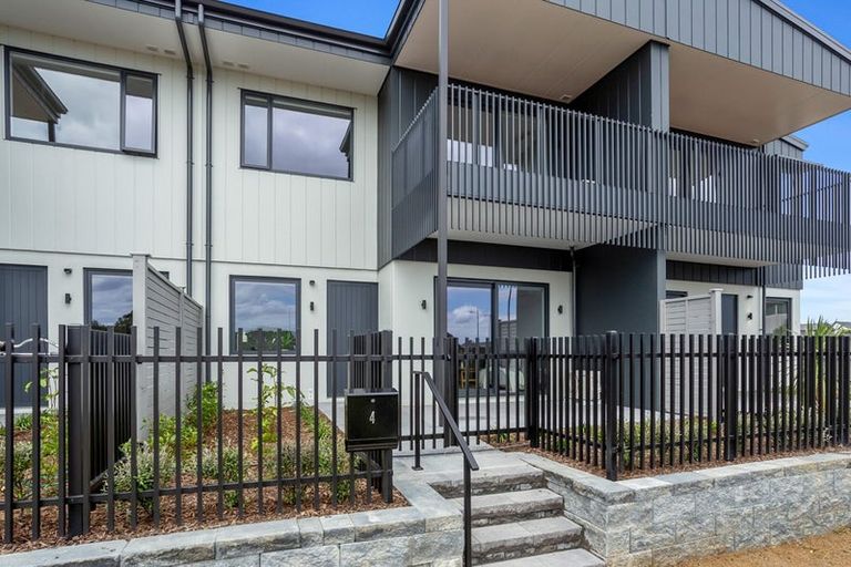 Photo of property in 4 Juniper Drive, Rosehill, Papakura, 2113