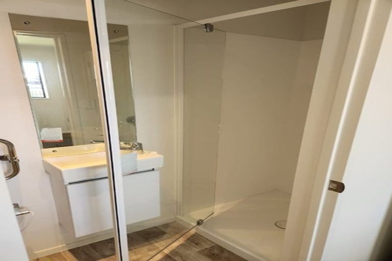 Photo of property in 2/16 Russell Road, Manurewa, Auckland, 2102