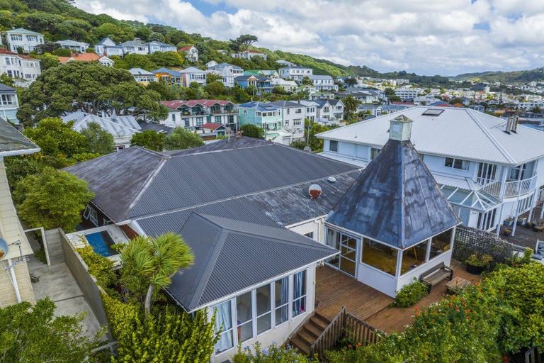 Photo of property in 53 Hawker Street, Mount Victoria, Wellington, 6011