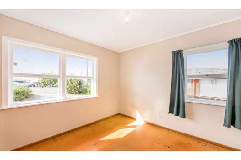 Photo of property in 117 Manuka Road, Bayview, Auckland, 0629