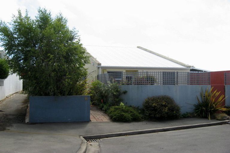 Photo of property in 8 Dunkeld Lane, Redcliffs, Christchurch, 8081