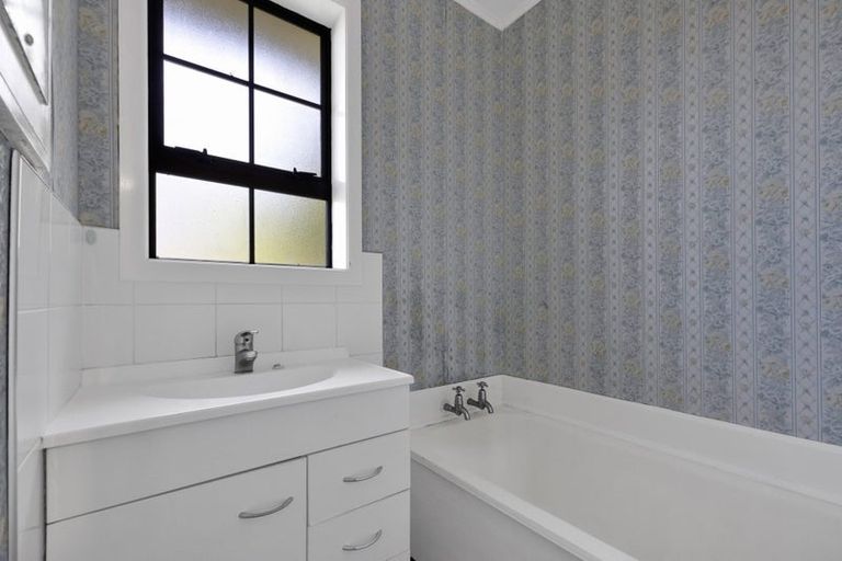 Photo of property in 16 Bridger Place, Eltham, 4322