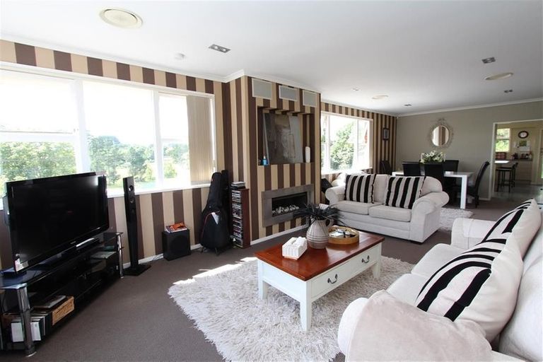 Photo of property in 35 Acacia Crescent, Glenview, Hamilton, 3206