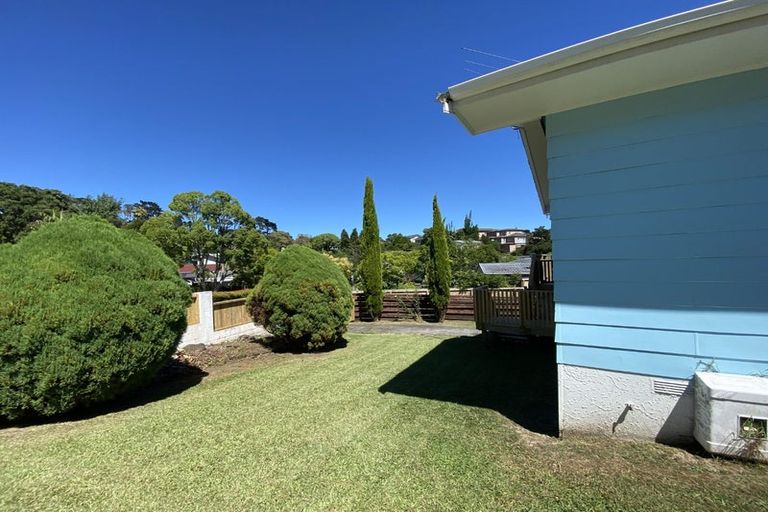 Photo of property in 19 Contessa Drive, Glenfield, Auckland, 0629