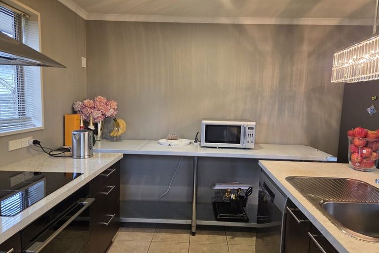 Photo of property in 219b Main North Road, Redwood, Christchurch, 8051